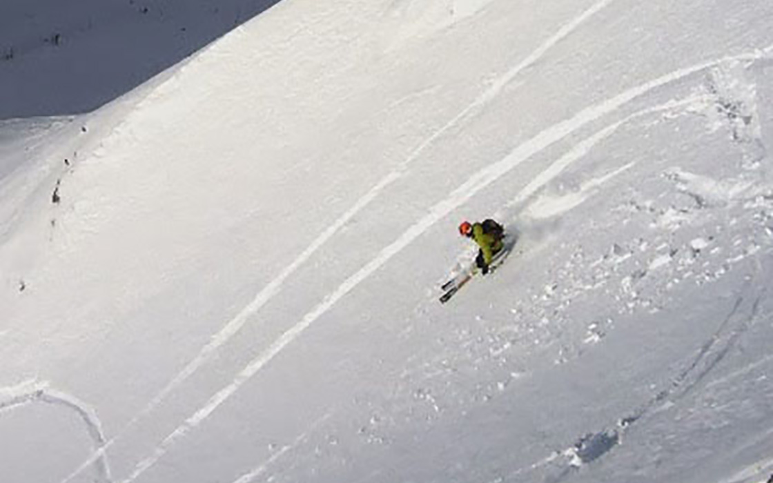 Curs de tècniques de descens d’esquí en neus no tractades